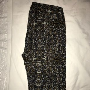 Lularoe tall and curvy leggings